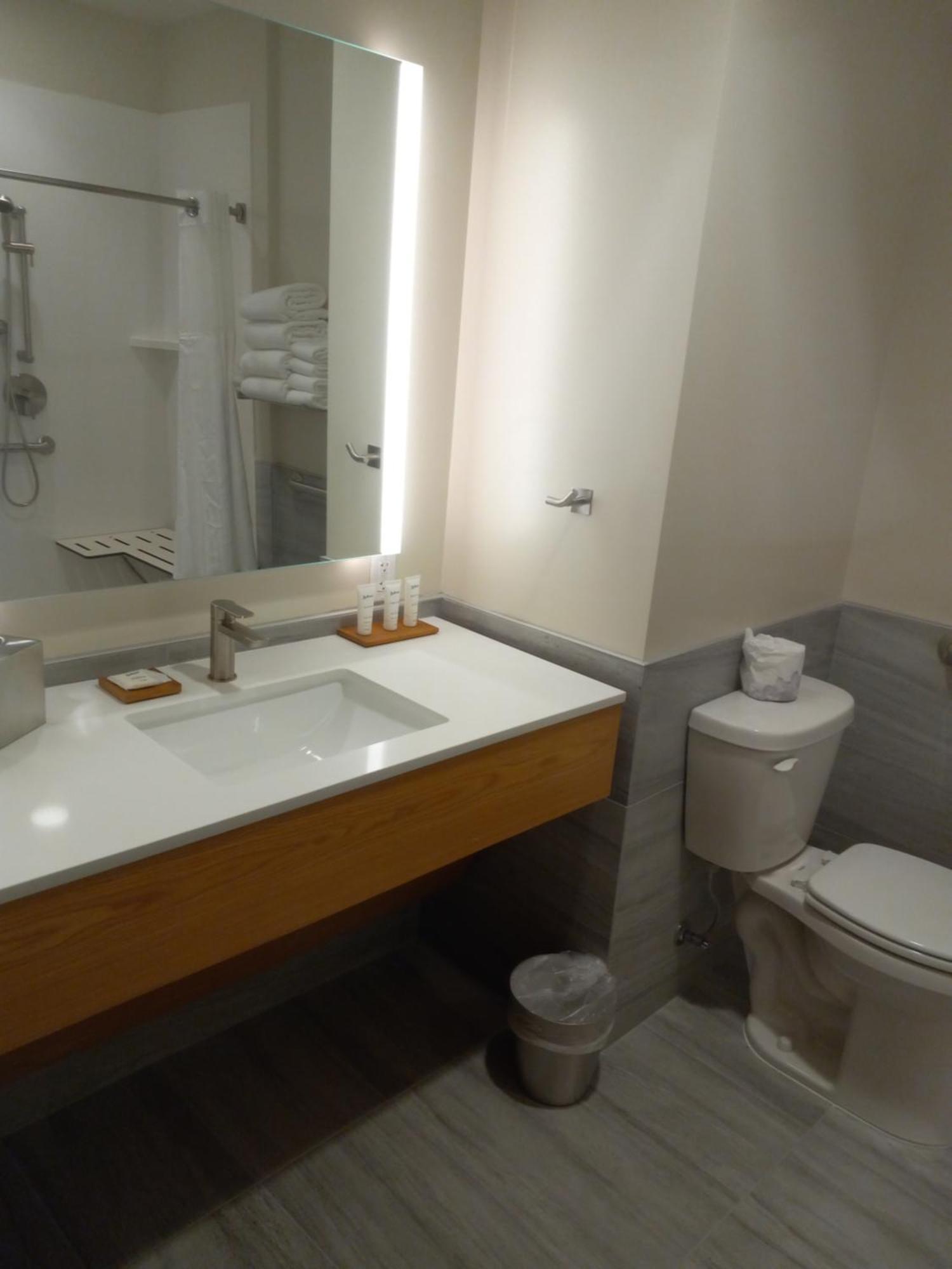 Radisson Hotel Pendleton Airport Екстериор снимка