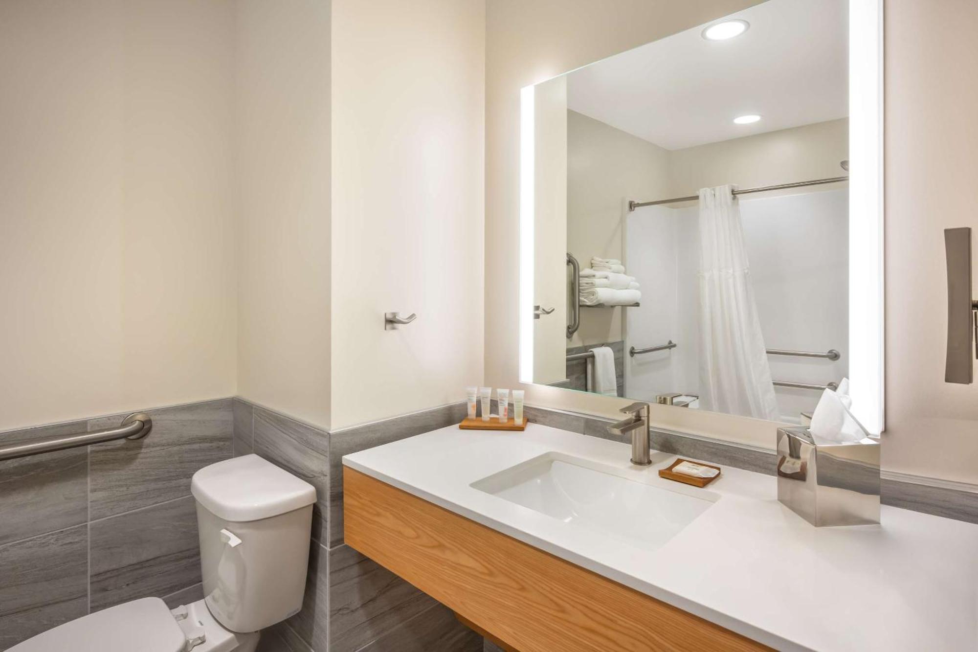 Radisson Hotel Pendleton Airport Екстериор снимка