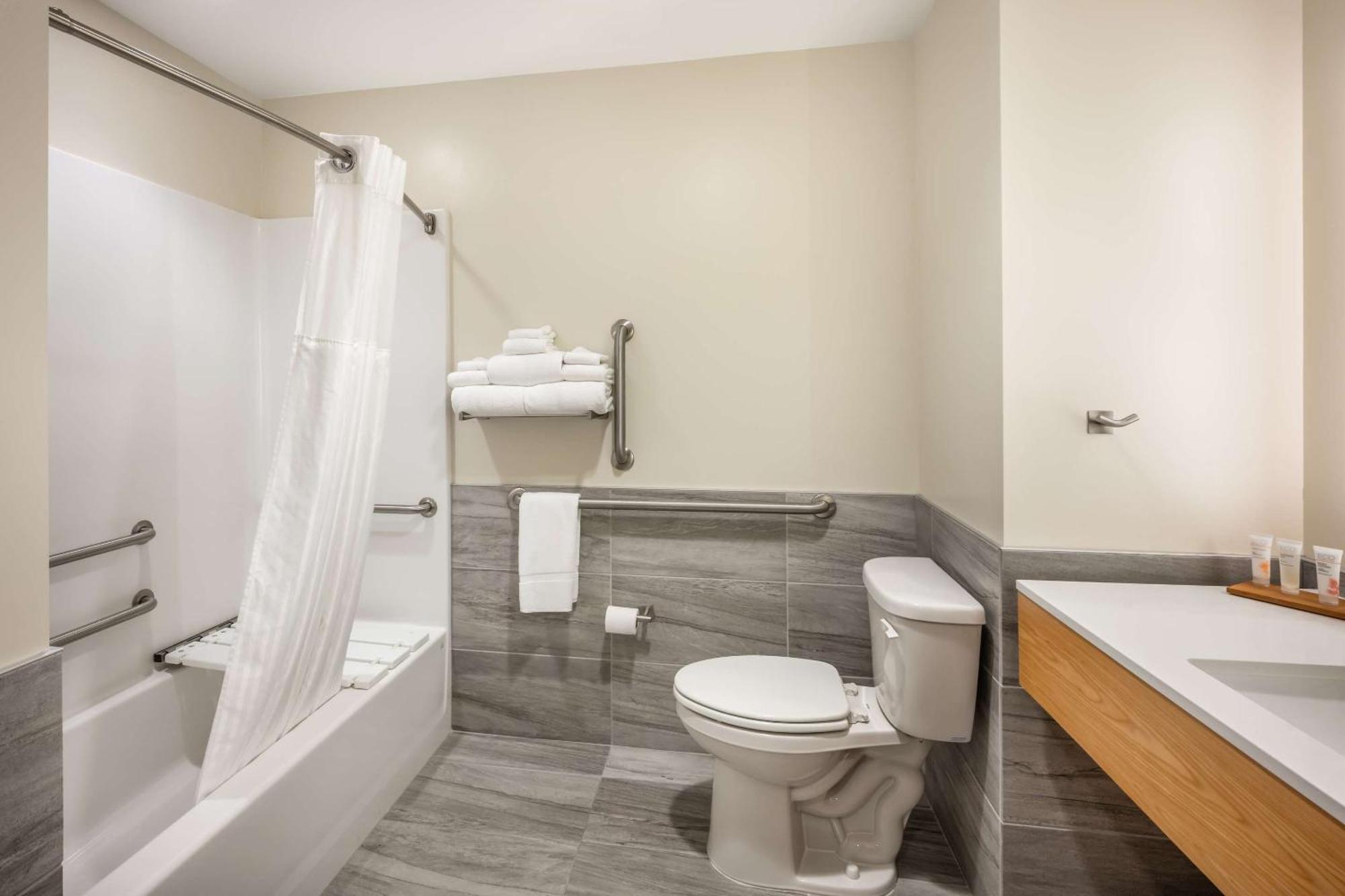 Radisson Hotel Pendleton Airport Екстериор снимка