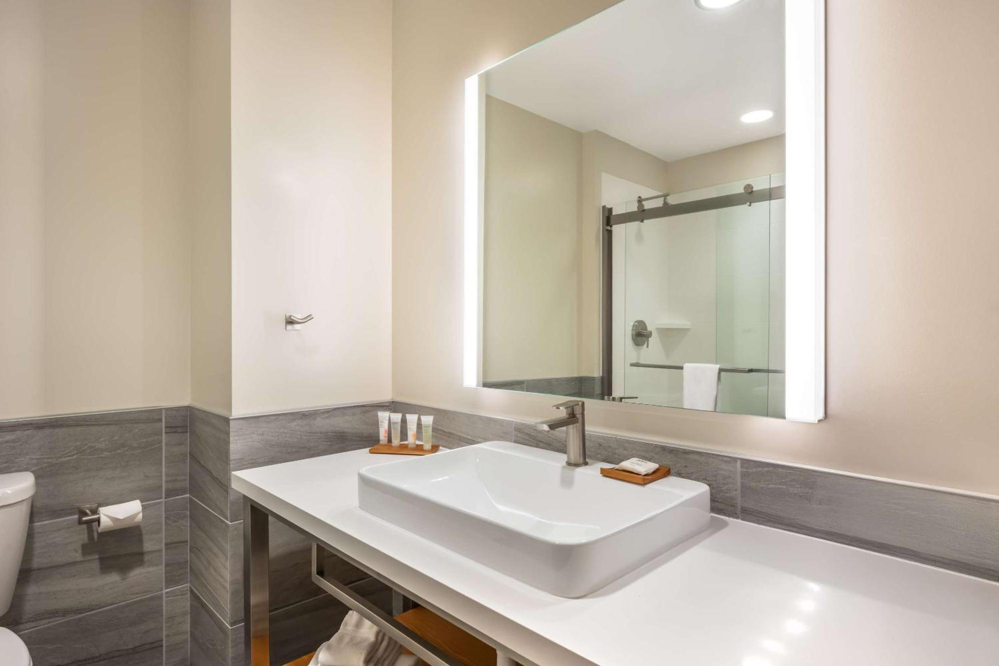 Radisson Hotel Pendleton Airport Екстериор снимка